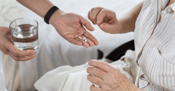 Ліки, які є в кожній аптечці: від чого насправді валідол Ліки, які є в кожній аптечці: від чого насправді валідол