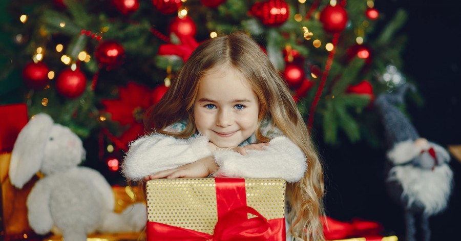 Короткие стихи про Новый год: для утренников, открыток и семейных праздников