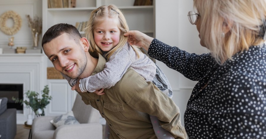 Стиль воспитания «Маяк»: как объединить свободу и опору