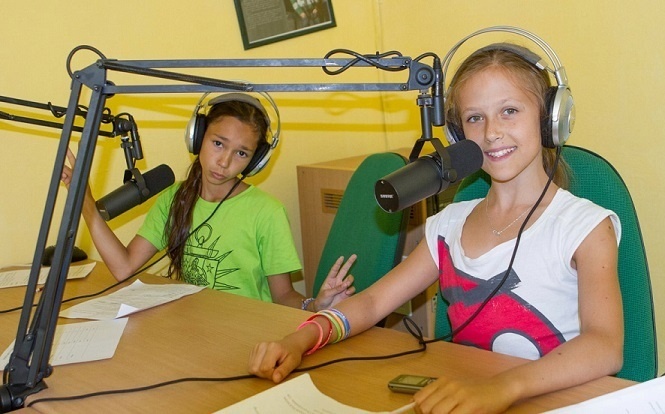 Знакомство с "Авророй": медиа-холдинг на базе детского лагеря