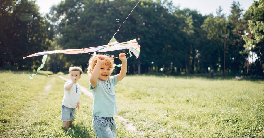Летний чек-лист: 40 способов занять ребенка на каникулах