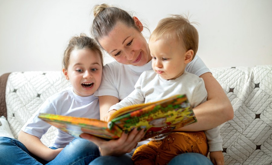 В каком возрасте нужно учить ребенка читать: практические советы