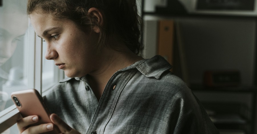 Депрессия у детей и подростков: как распознать и чем лечить