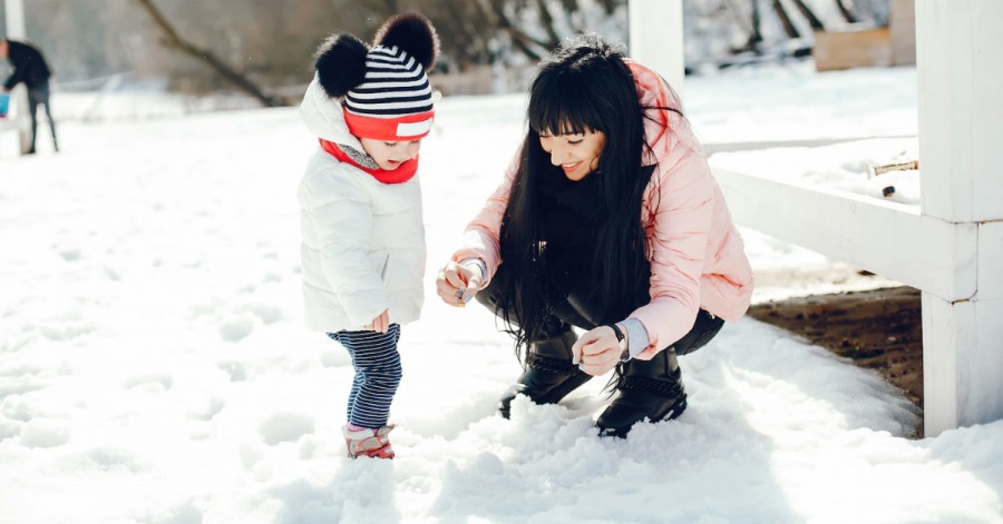 Зимние каникулы: игры с детьми во дворе