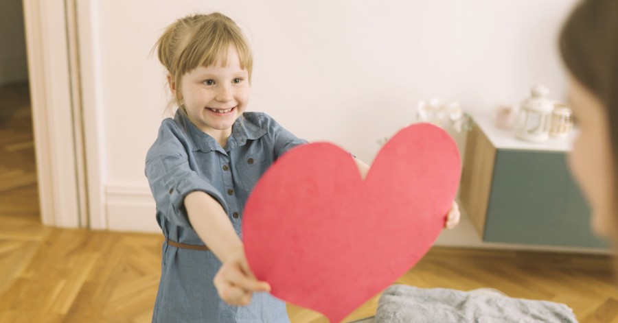 Поздравляем самых любимых: поделки с детьми на День святого Валентина