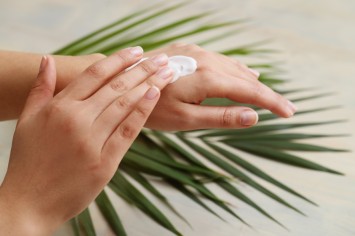 Сухая кожа рук: как избежать ее появления и ухаживать за ними