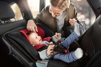 До какого возраста ребенку нужно ездить на авто в автокресле
