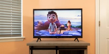 Ребенок и телевизор: что нужно знать родителям о выборе ТВ в детскую