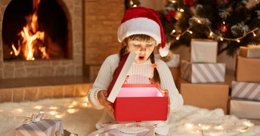 Удивляем: небанальные новогодние подарки для детей