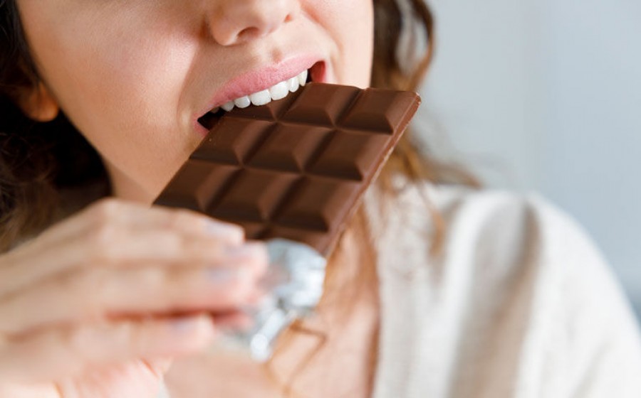От боли и для молодости: 5 полезных свойств шоколада для женщин