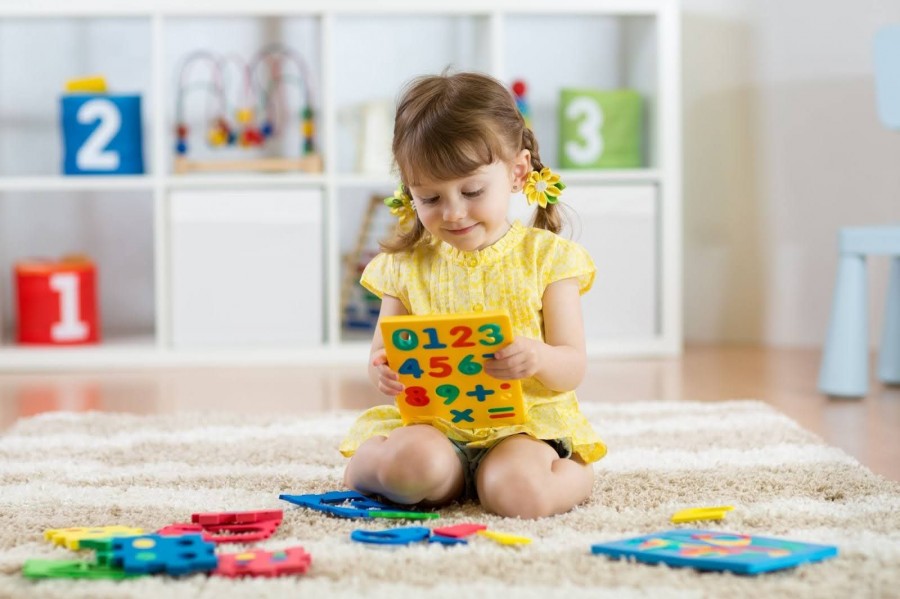 Как детские игрушки помогают социализации