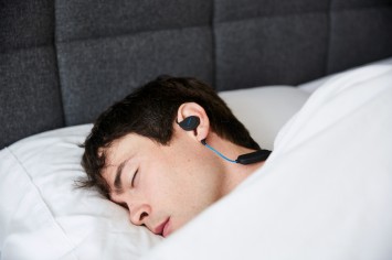 Как уснуть с помощью смартфона и наушников
