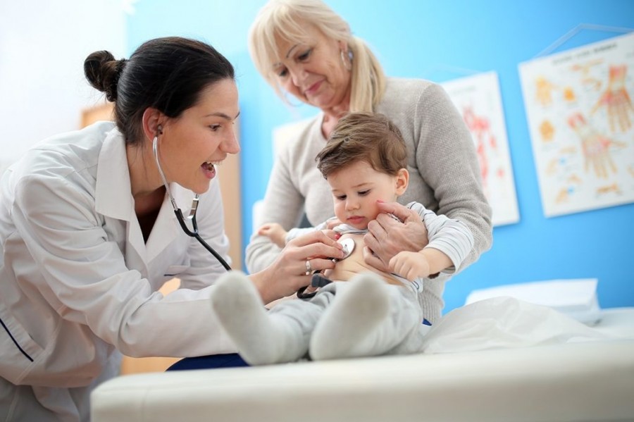 Как часто нужно посещать педиатра ребенку?