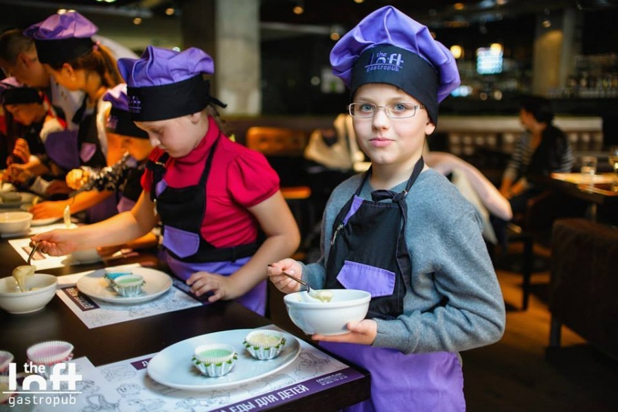 Школа їжі для дітей - готуємо ягідний мільфей 