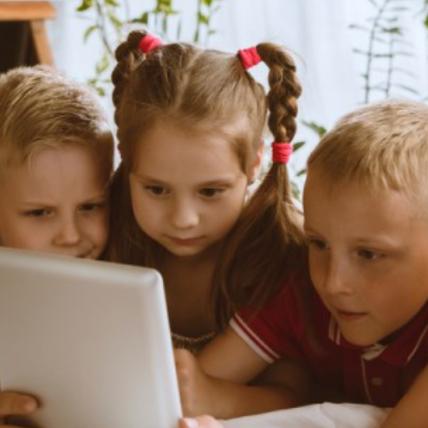 Подборка мультфильмов и фильмов для развития воображения у детей