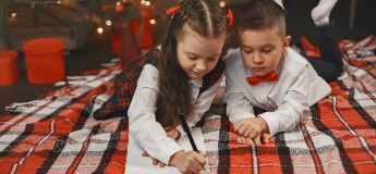 Чим зайняти дітей у новорічну ніч: добірка ігор для всієї родини