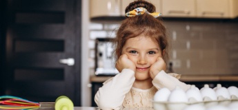 Монтессорі на кухні: як побут формує мозок і самостійність дитини