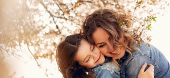 Святкова поезія: короткі дитячі вірші для мам та бабусь до 8 березня